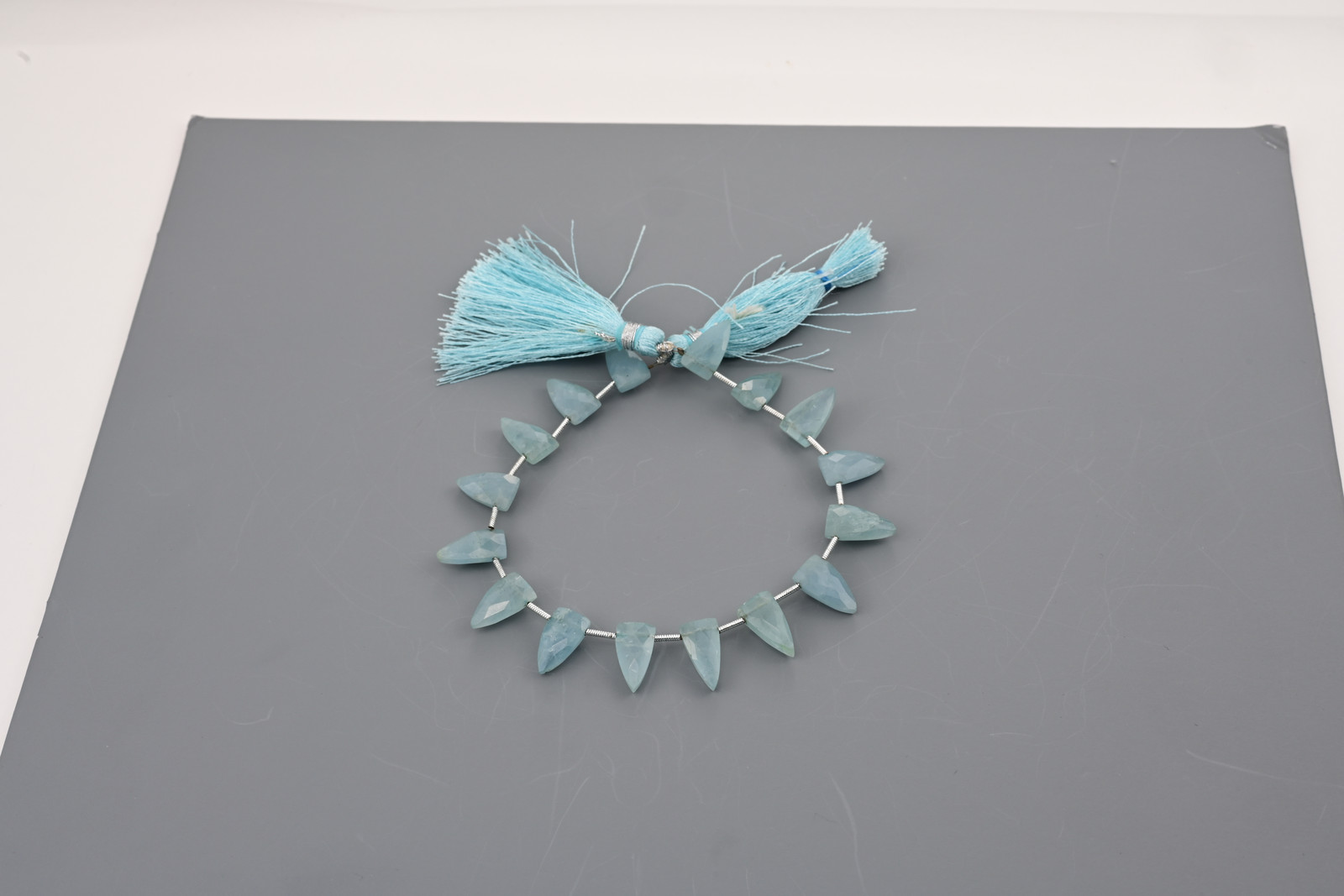 Aquamarine strand, a photograph from the Tandon Gems archive